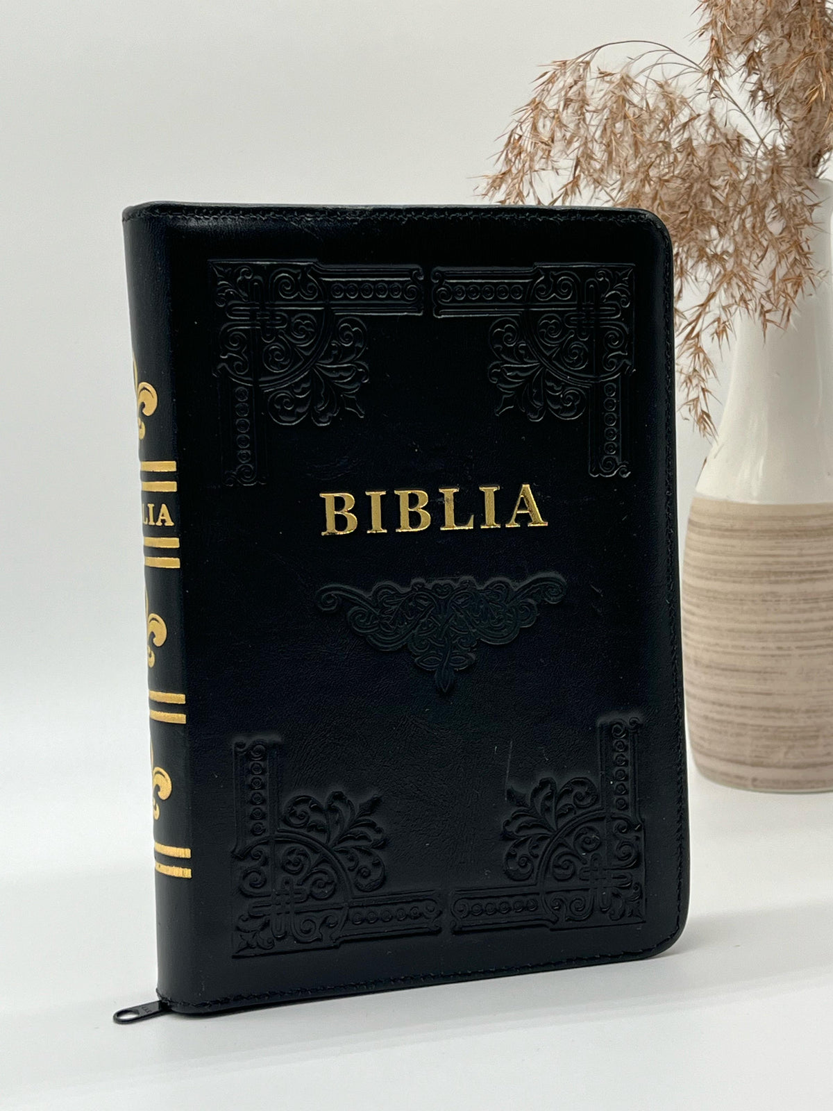Biblia handmade neagră - marimea medie (057)
